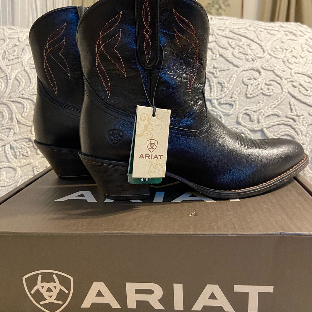 Ariat Darlin Western boots